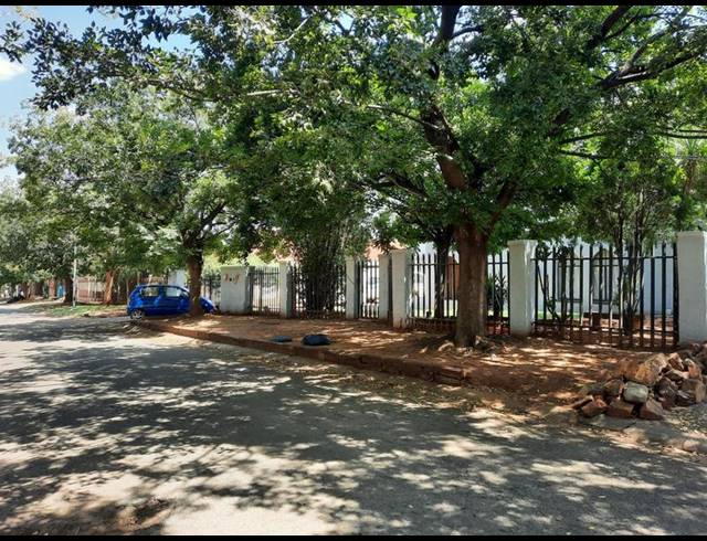 13 BEDROOM HOUSE FOR SALE IN VANDERBIJLPARK SE 7